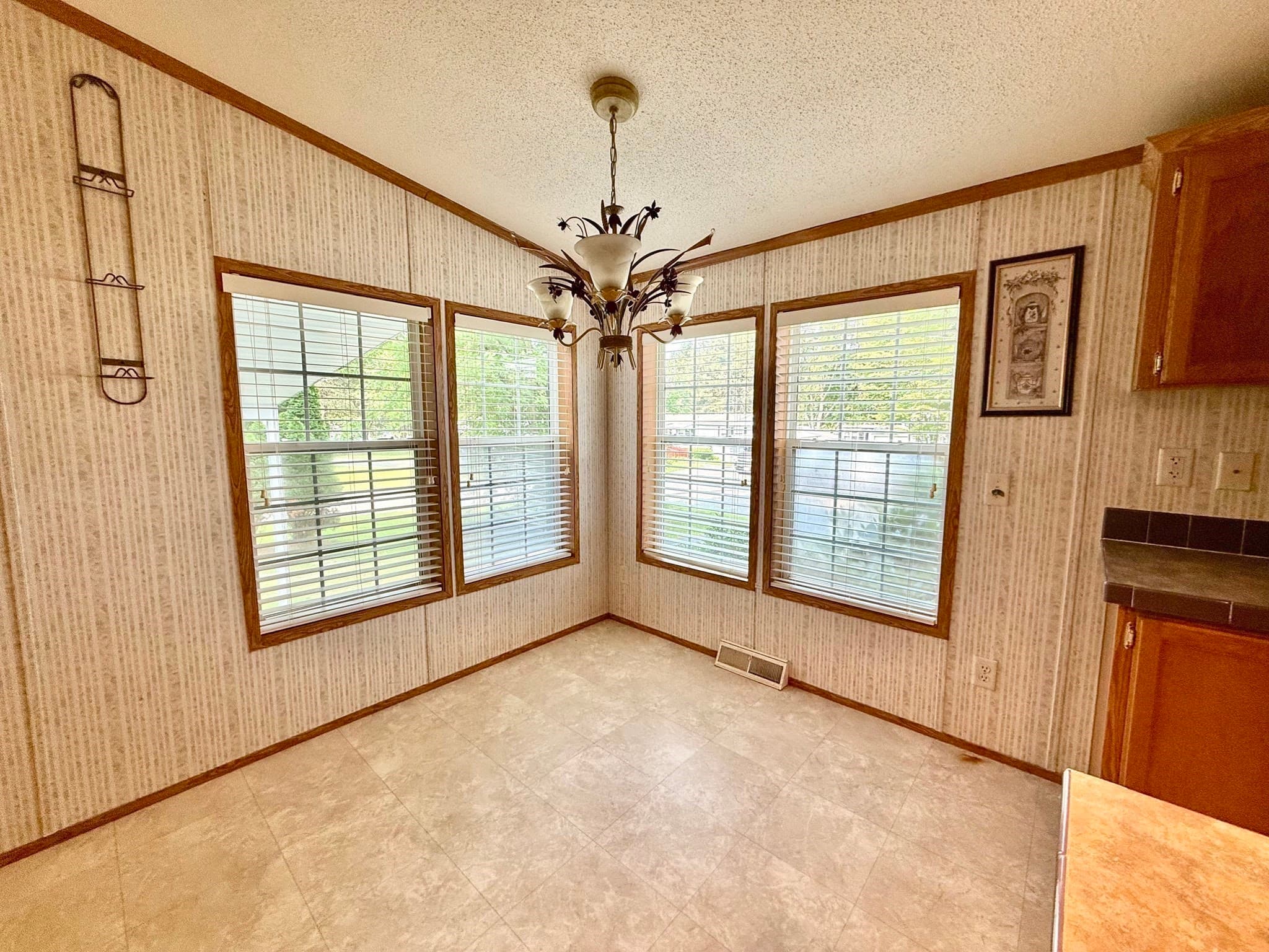 Mobile Home at 22 Sunnydale Cir, Brimfield MA 01010, photo 20 of 32