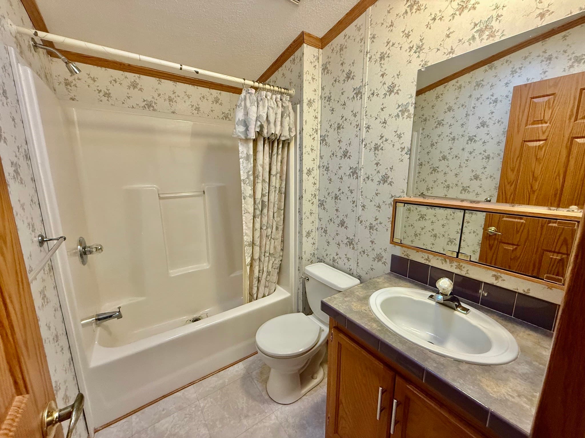Mobile Home at 22 Sunnydale Cir, Brimfield MA 01010, photo 10 of 32