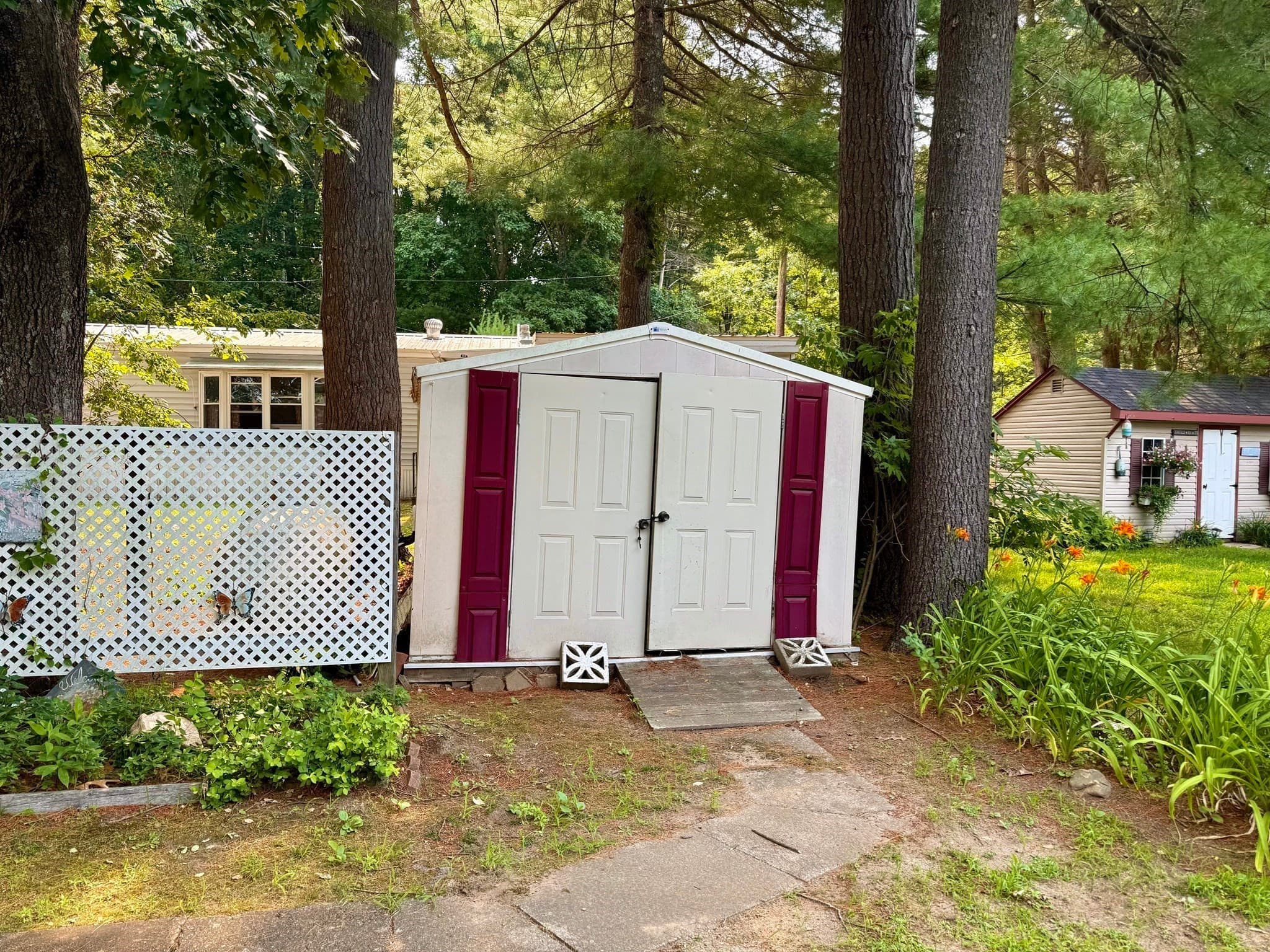 Mobile Home at 22 Sunnydale Cir, Brimfield MA 01010, photo 31 of 32