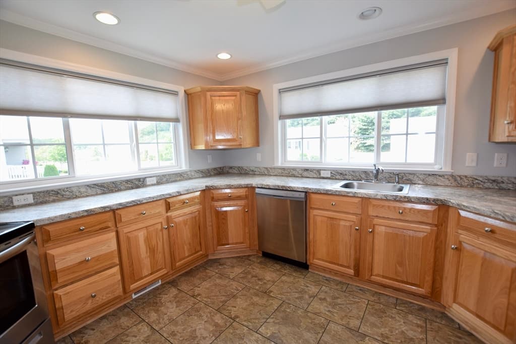 20 Quarry Stone Drive, Bridgewater MA 02324 photo 7