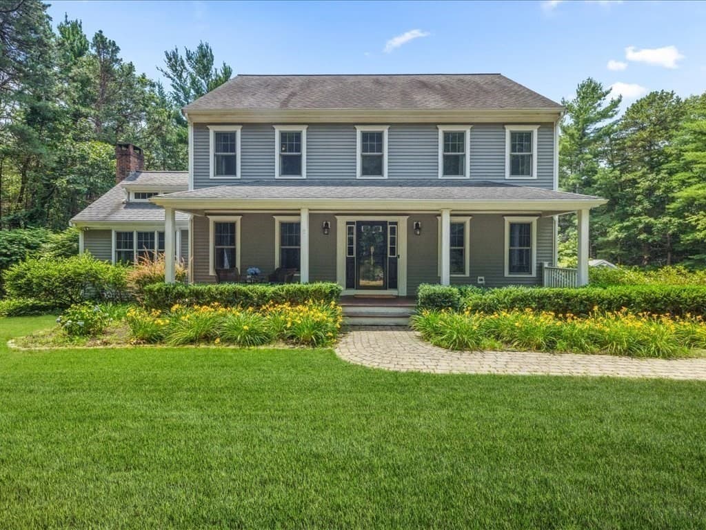 Single Family Residence at 14 Grove St, Kingston MA 02364, photo 2 of 42