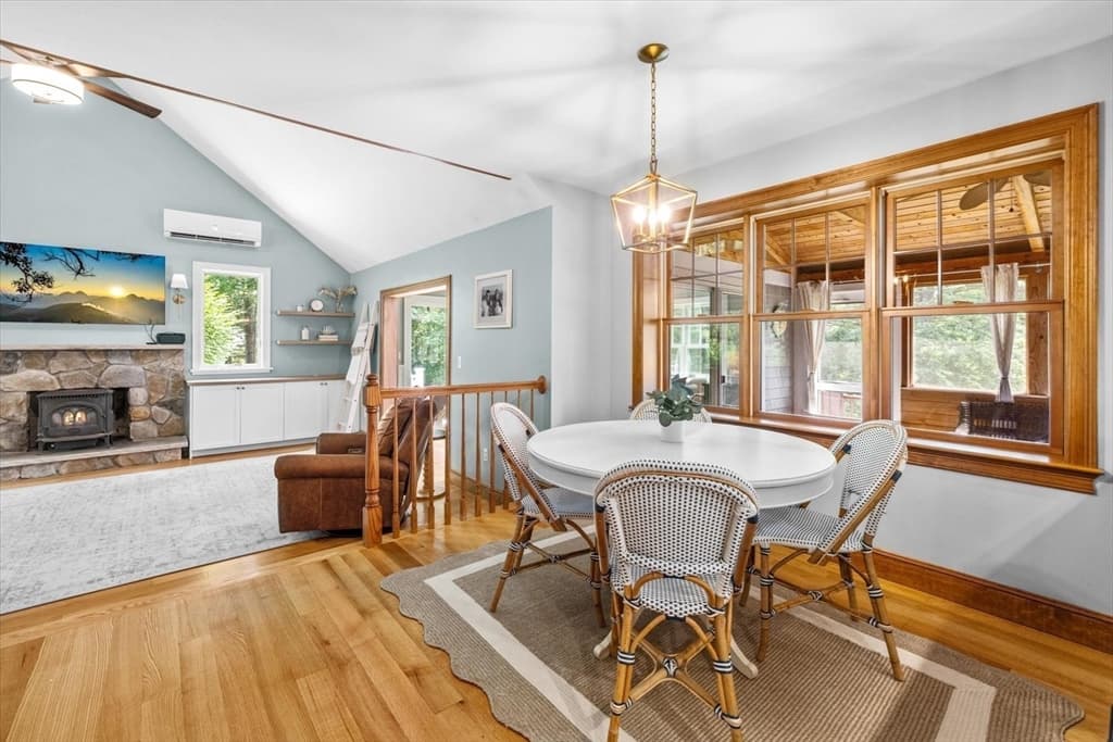 Single Family Residence at 14 Grove St, Kingston MA 02364, photo 12 of 42