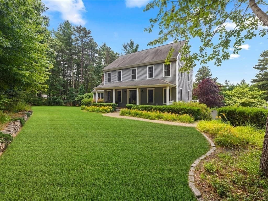 14 Grove St, Kingston MA 02364