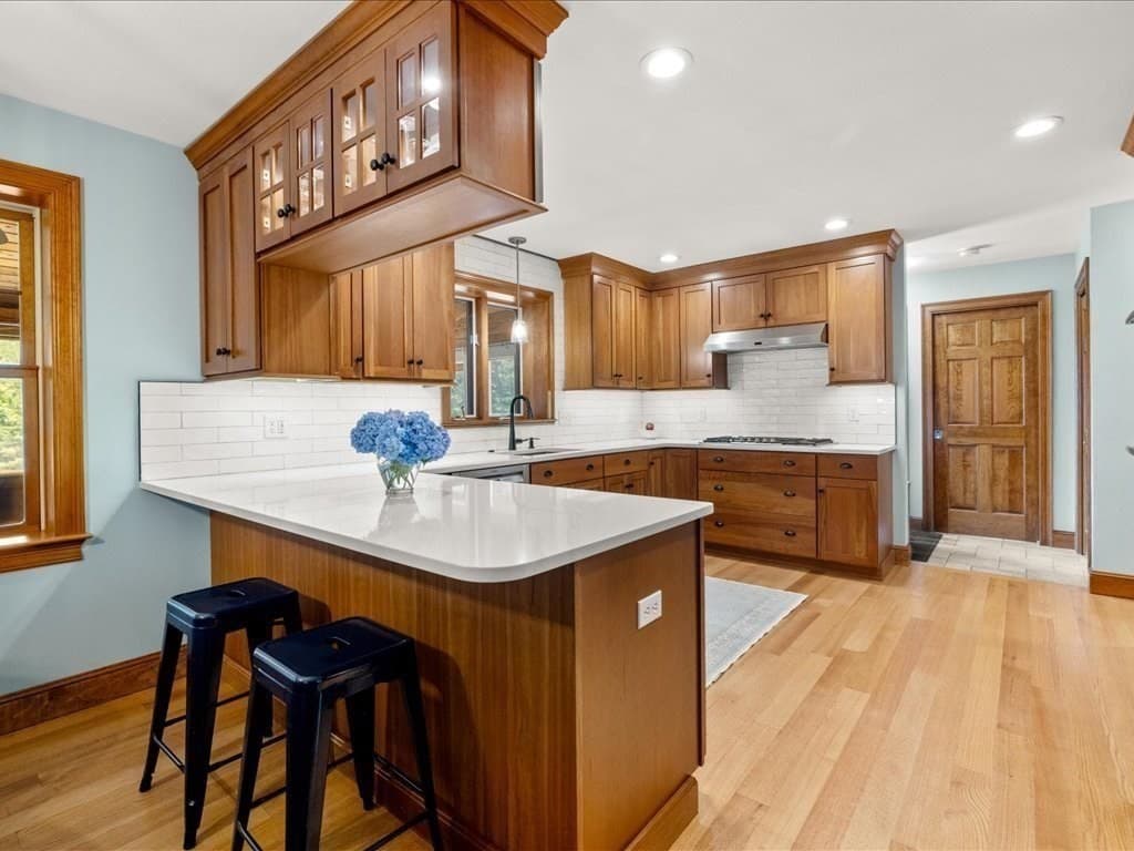 Single Family Residence at 14 Grove St, Kingston MA 02364, photo 10 of 42