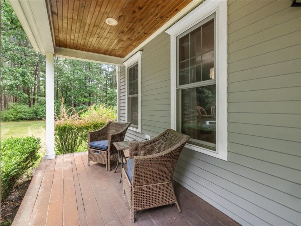 Single Family Residence at 14 Grove St, Kingston MA 02364, photo 4 of 42