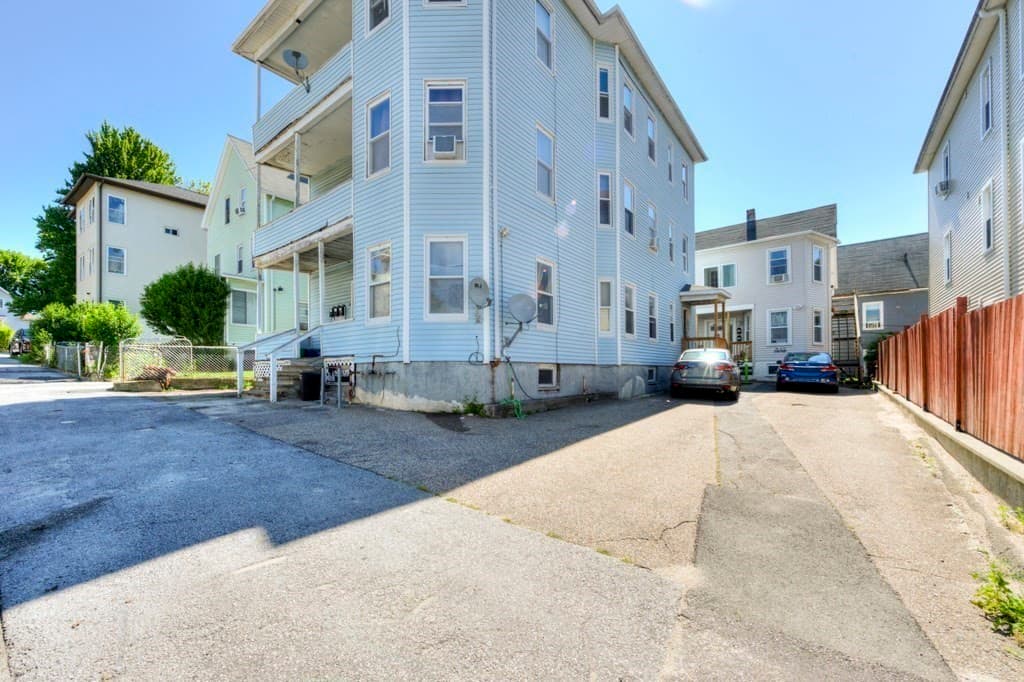 71 Esther St, Worcester MA 01607 photo 2