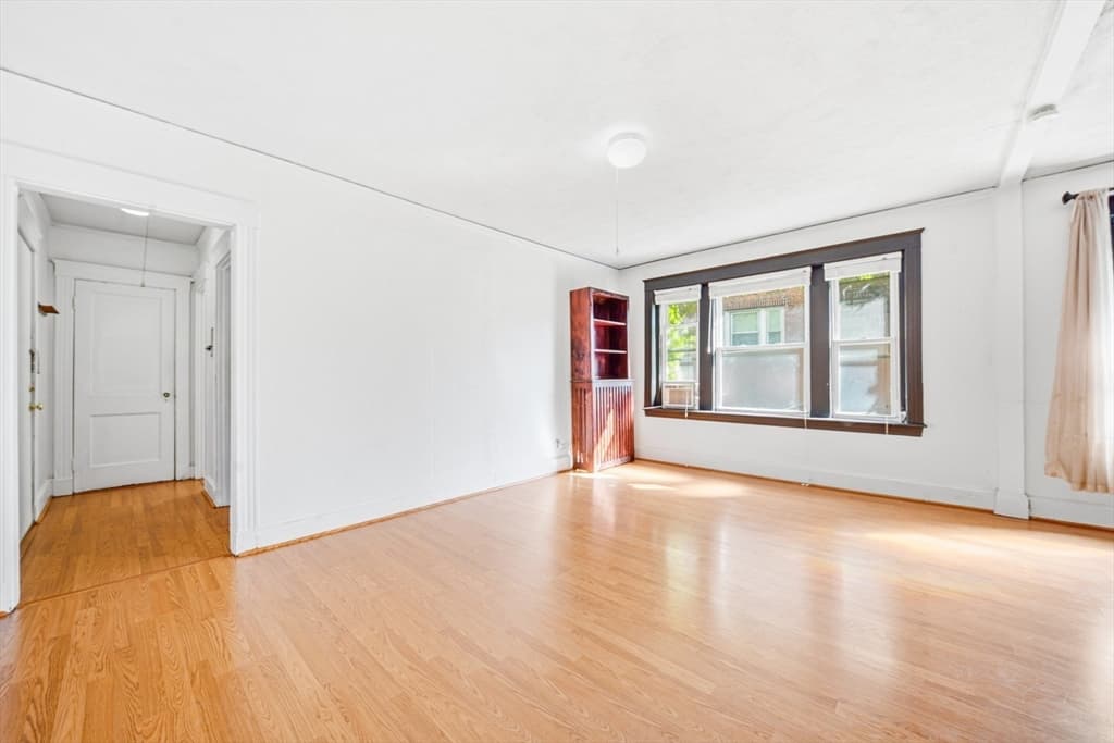 1607 Commonwealth Ave # 04, Boston MA 02135 photo 2