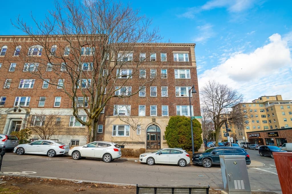 1607 Commonwealth Ave # 04, Boston MA 02135 photo 13