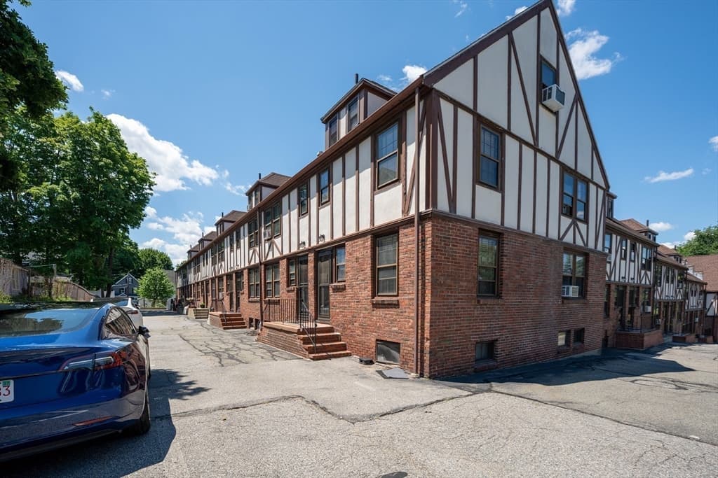247 Washington St # 11, Winchester MA 01890