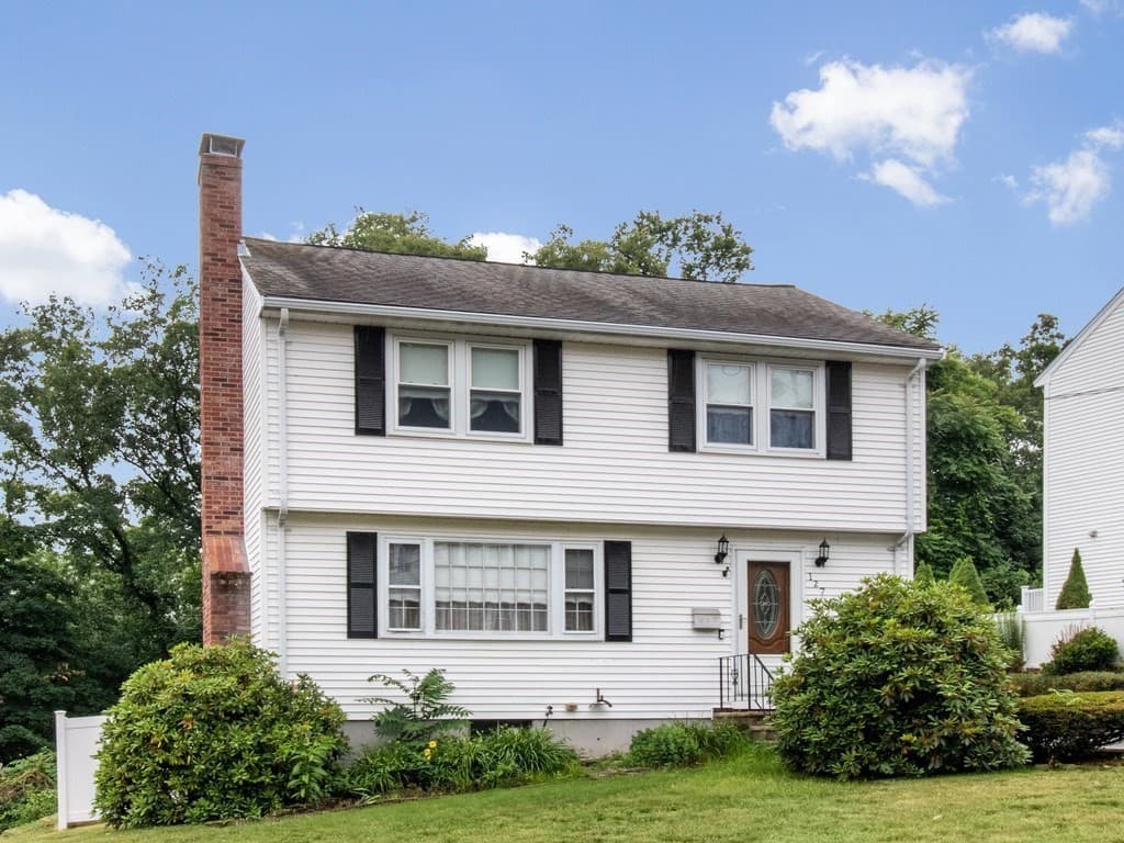 127 Westgate Road, Waltham MA 02453 photo 2