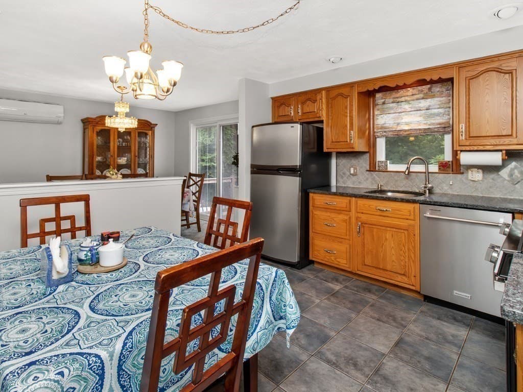 127 Westgate Road, Waltham MA 02453 photo 6