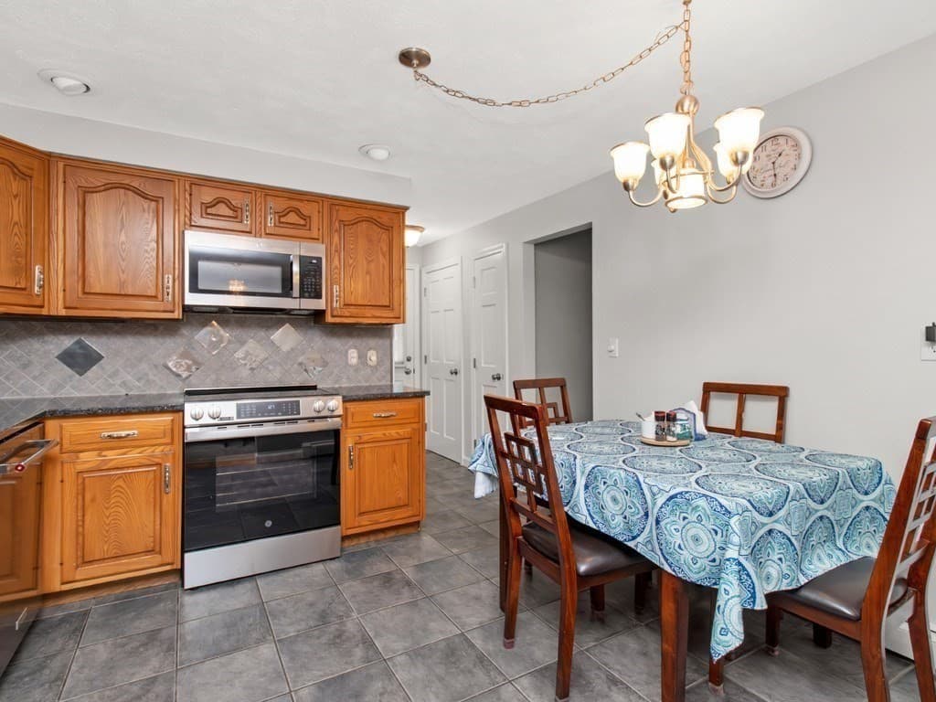 127 Westgate Road, Waltham MA 02453 photo 5