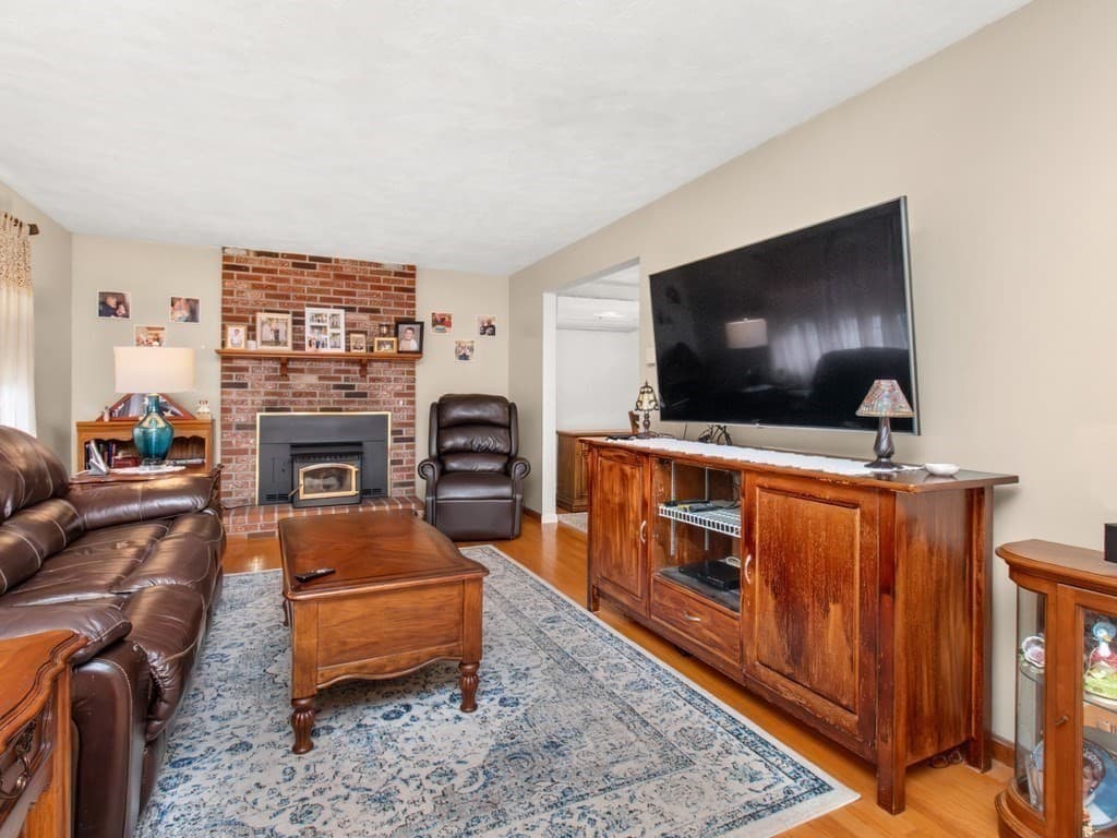 127 Westgate Road, Waltham MA 02453 photo 9