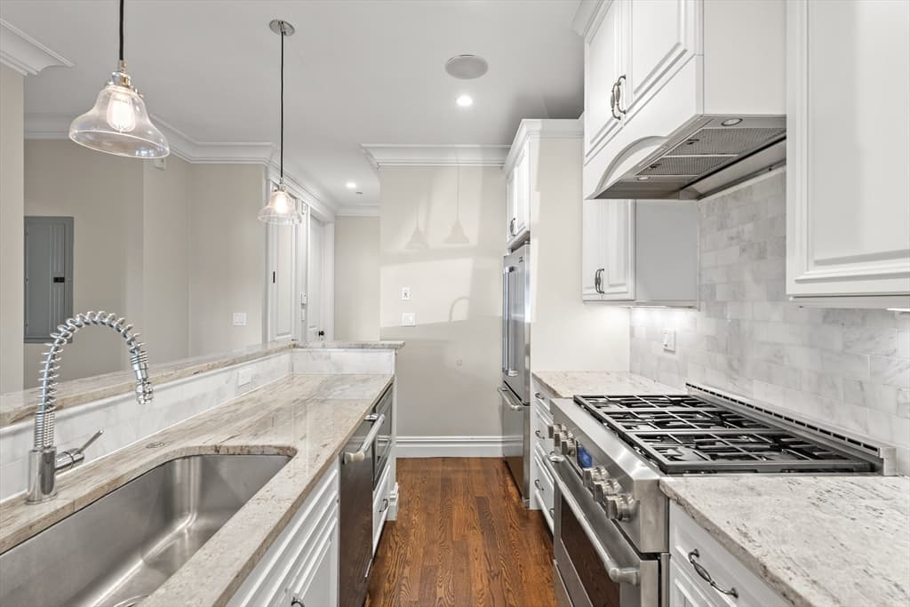 Condominium at 9 M # 2, Boston MA 02127, Boston, photo 12 of 41