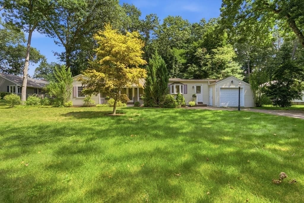 117 Hazardville Rd, Longmeadow MA 01106 photo 2