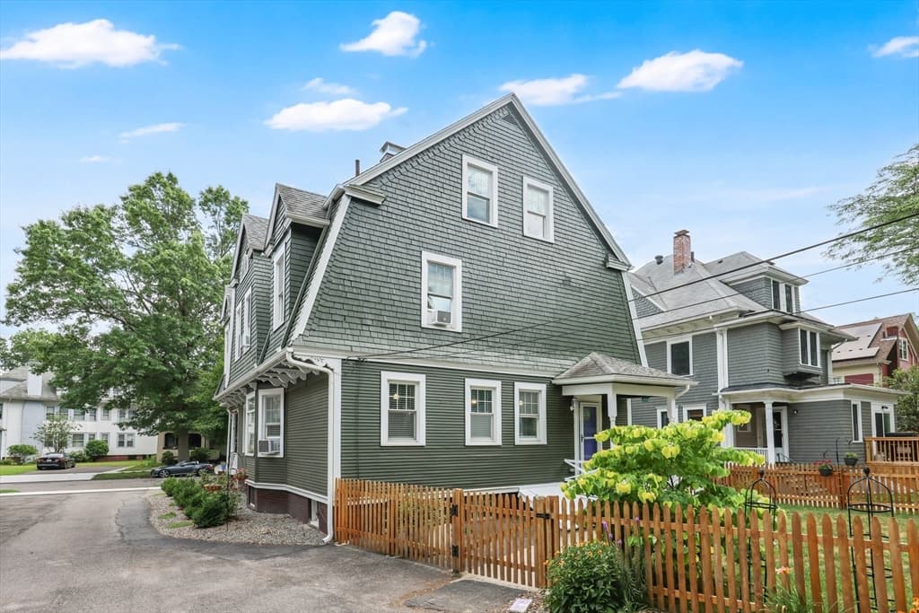 36 Spruceland Ave, Springfield MA 01108 photo 40