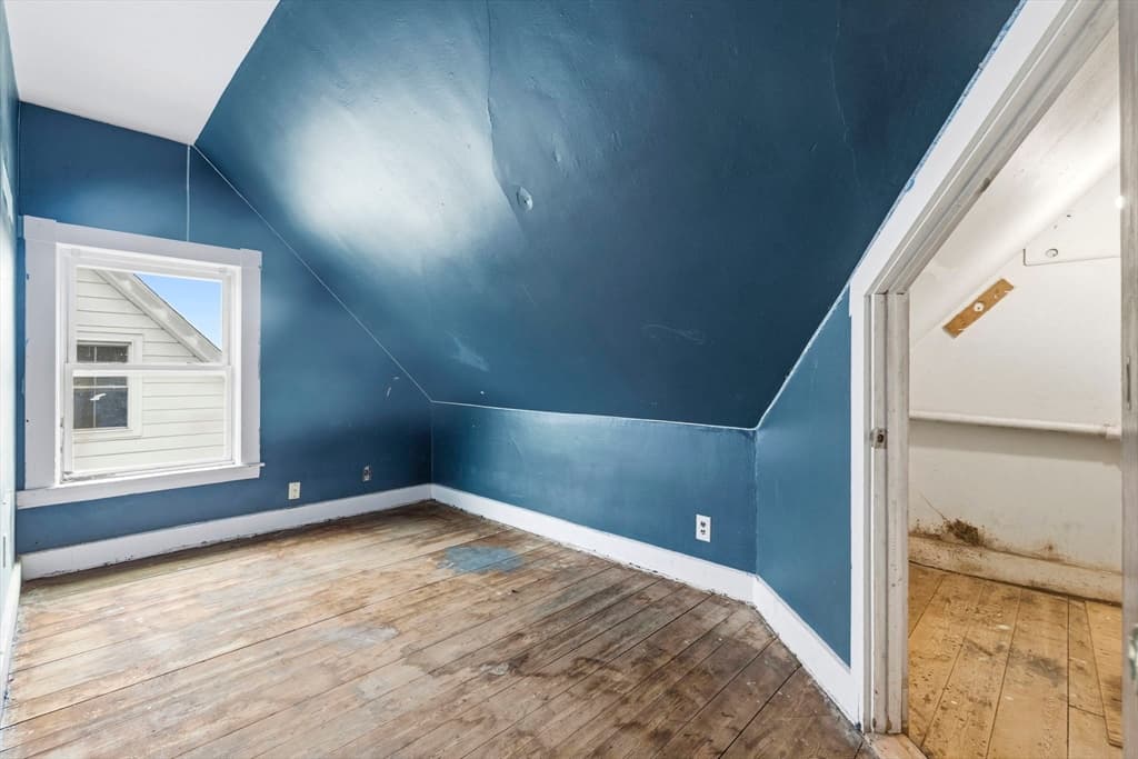 31-33 Lothrop St, Boston MA 02135 photo 12