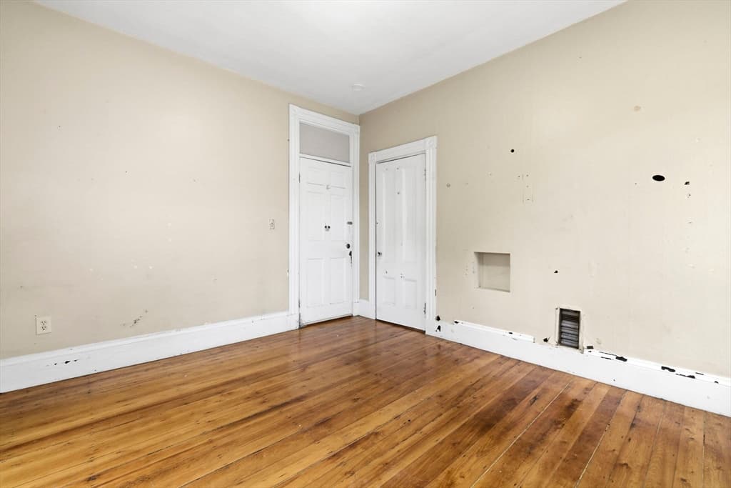 31-33 Lothrop St, Boston MA 02135 photo 7