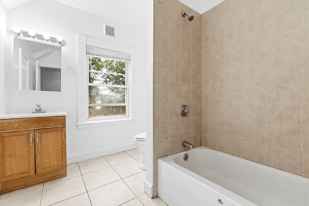 31-33 Lothrop St, Boston MA 02135 photo 14
