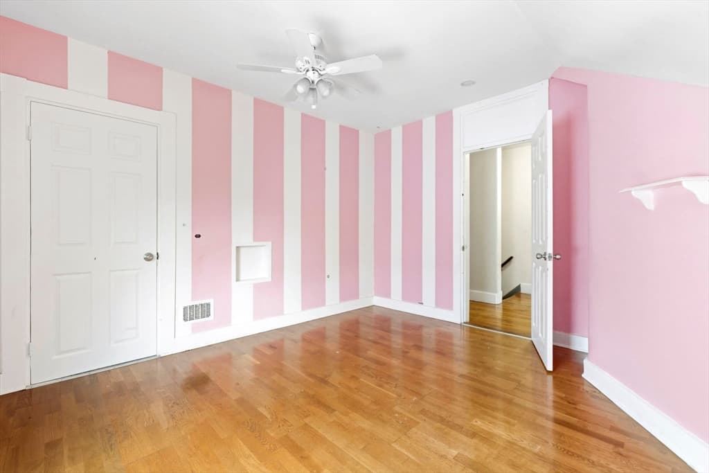 31-33 Lothrop St, Boston MA 02135 photo 11