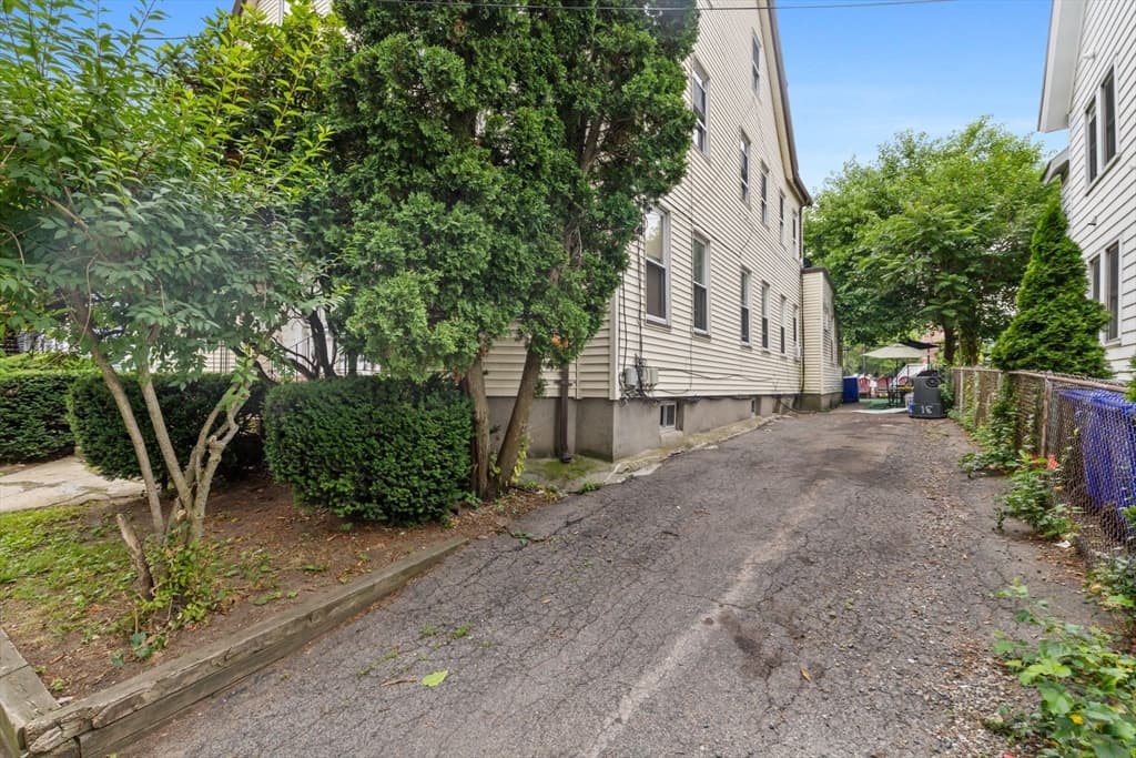 31-33 Lothrop St, Boston MA 02135 photo 19