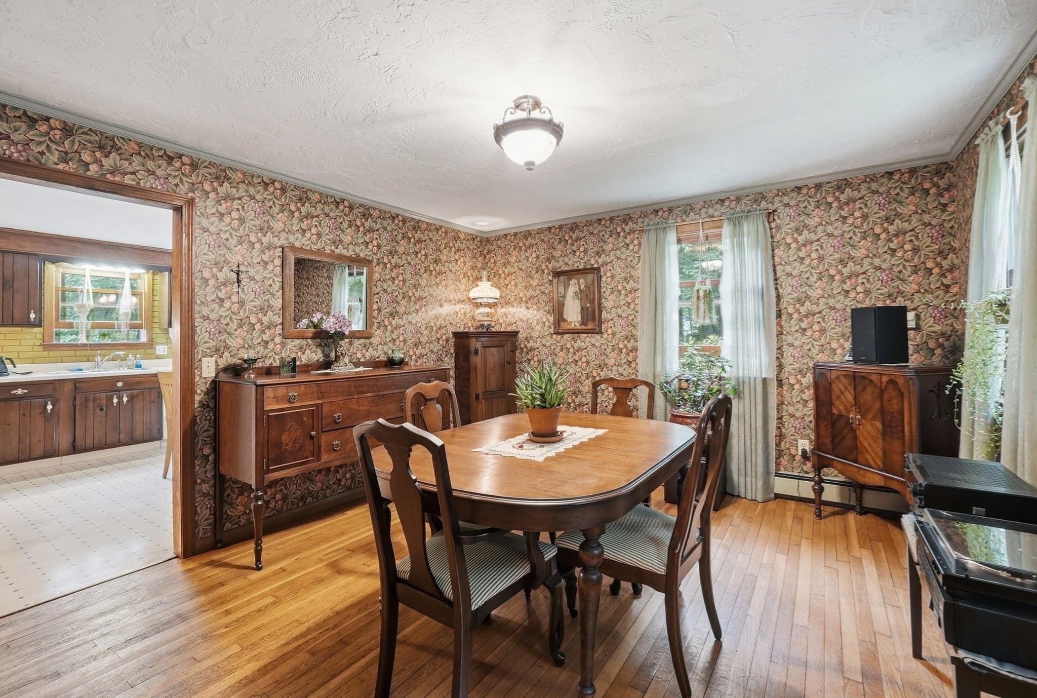 Single Family Residence at 46 Prospect St, Rutland MA 01543, photo 4 of 27