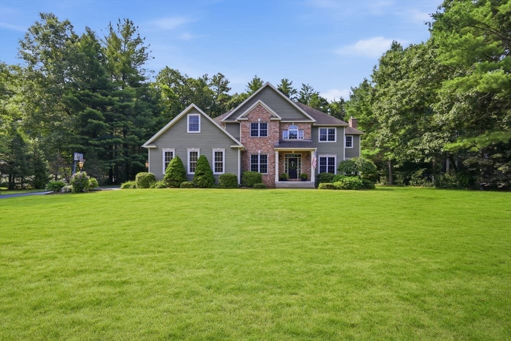 Single Family Residence at 8 Lexington Circle, Southwick MA 01077, Southwick, photo 3 of 42