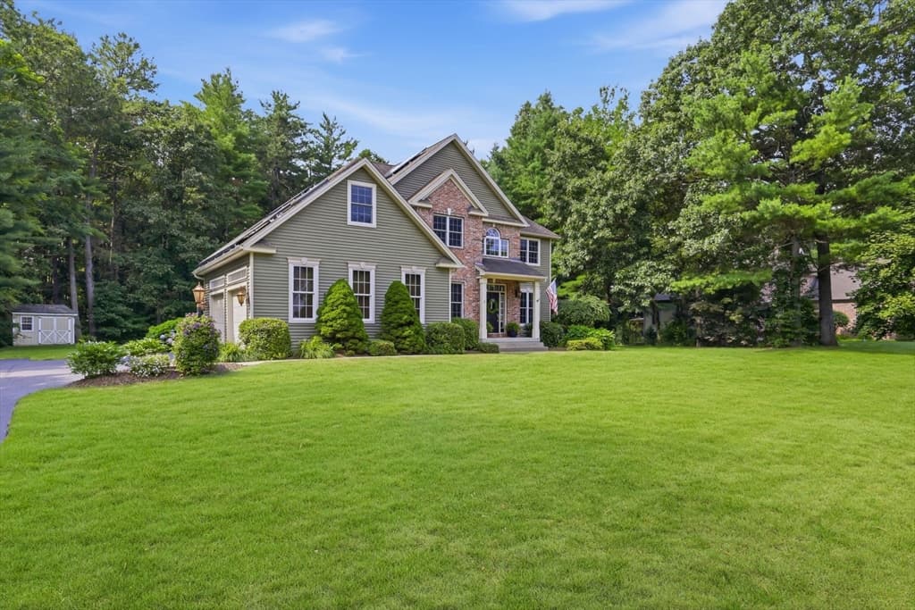Single Family Residence at 8 Lexington Circle, Southwick MA 01077, Southwick, photo 4 of 42