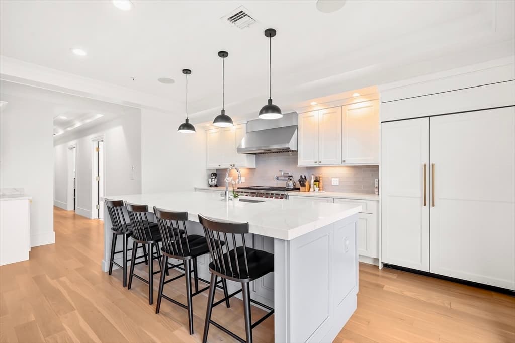Condominium at 377 W 1st St # 3, Boston MA 02127, Boston, photo 2 of 33