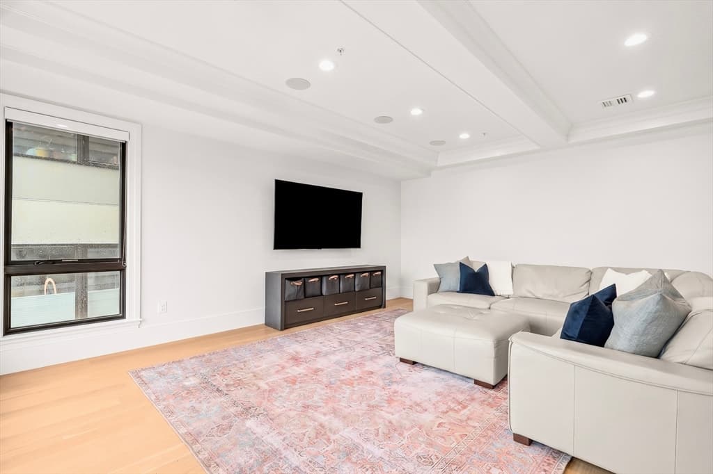 Condominium at 377 W 1st St # 3, Boston MA 02127, Boston, photo 13 of 33