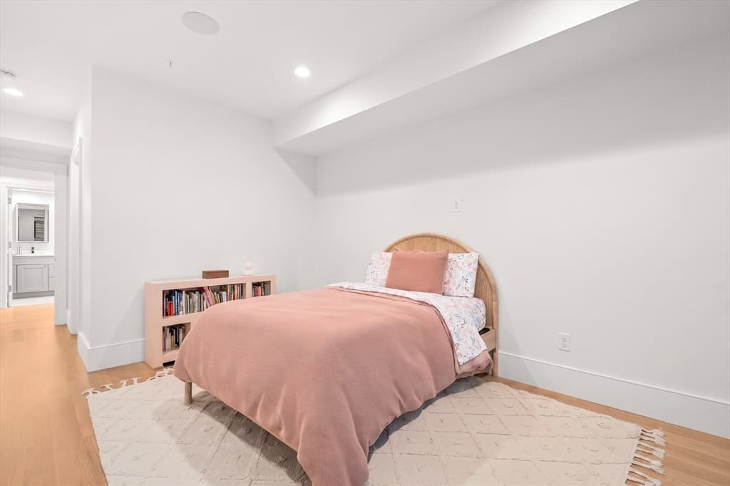 Condominium at 377 W 1st St # 3, Boston MA 02127, Boston, photo 22 of 33