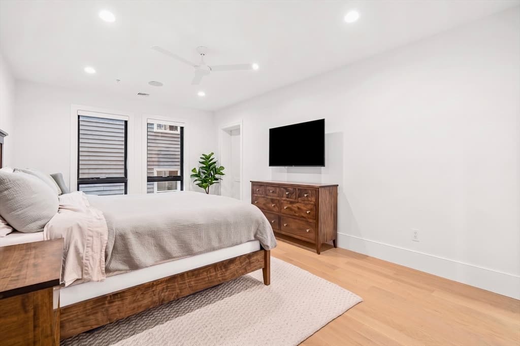 Condominium at 377 W 1st St # 3, Boston MA 02127, Boston, photo 14 of 33