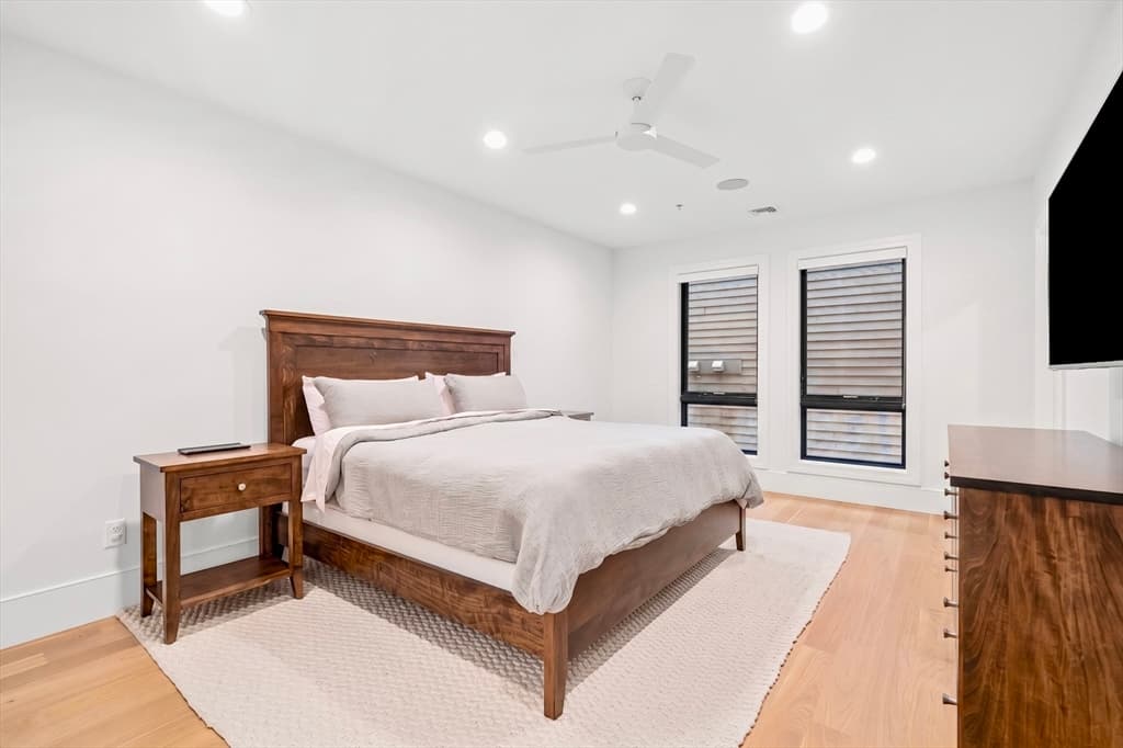 Condominium at 377 W 1st St # 3, Boston MA 02127, Boston, photo 15 of 33