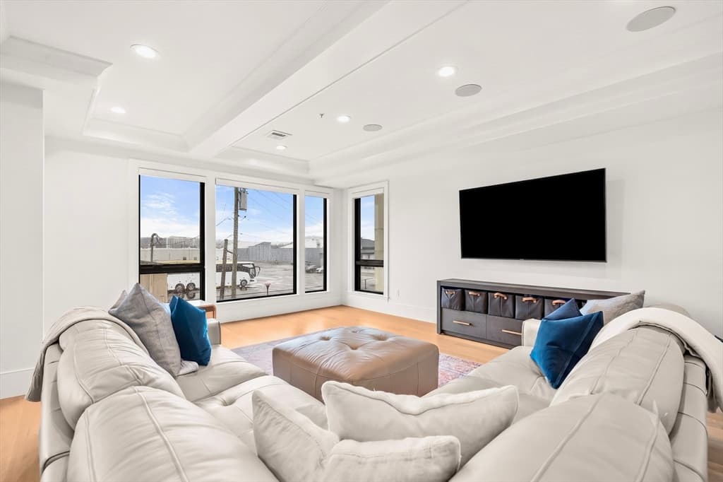 Condominium at 377 W 1st St # 3, Boston MA 02127, Boston, photo 11 of 33