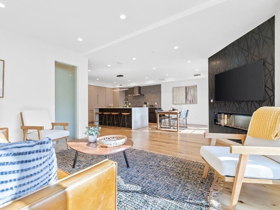 Condominium at 362-364 W Broadway # 2, Boston MA 02127, Boston, photo 2 of 22