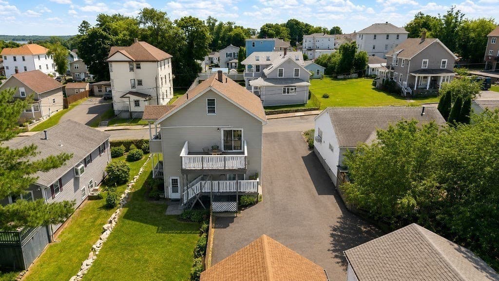 74 California St, Fall River MA 02723 photo 3