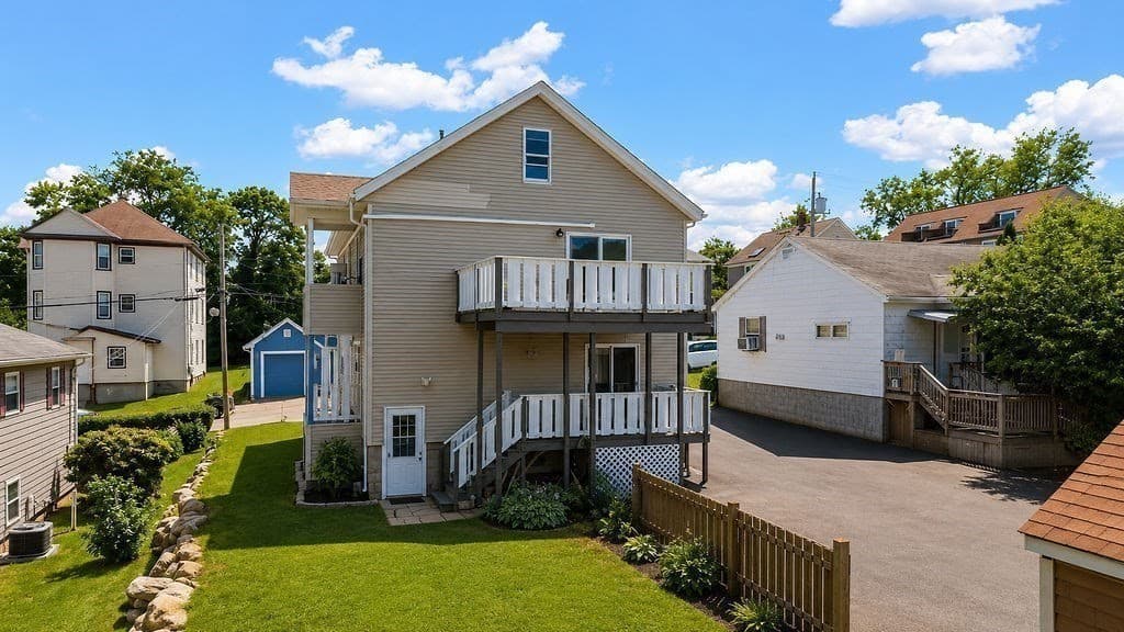 74 California St, Fall River MA 02723 photo 4