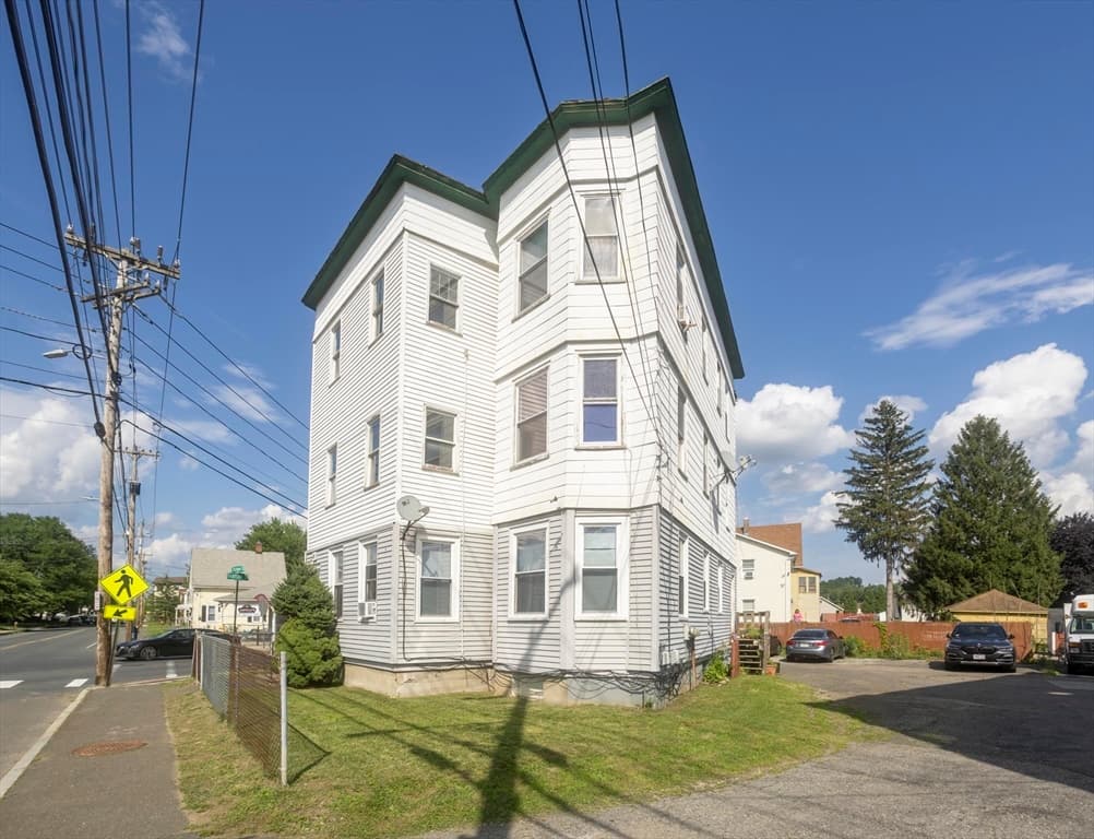 583 Chicopee St, Chicopee MA 01013 photo 4