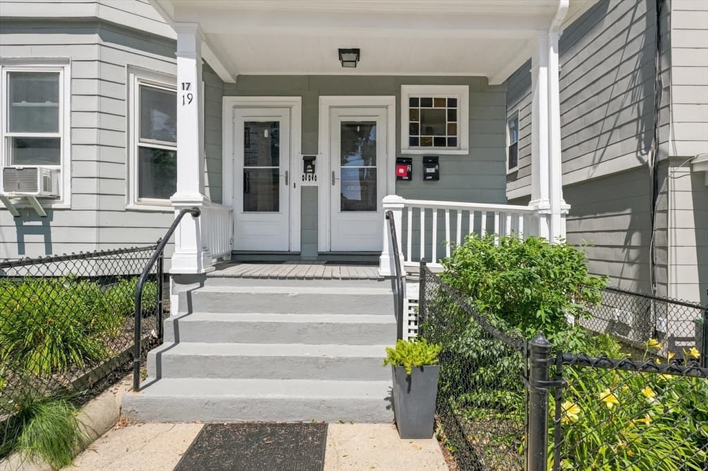 17 Dow St, Somerville MA 02144 photo 2