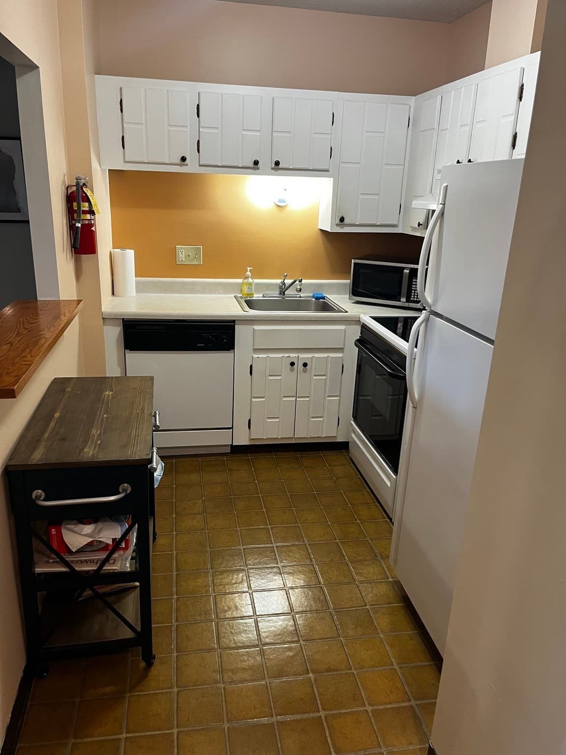 Condominium at 150 Rumford Avenue # 418, Mansfield MA 02048, photo 10 of 30