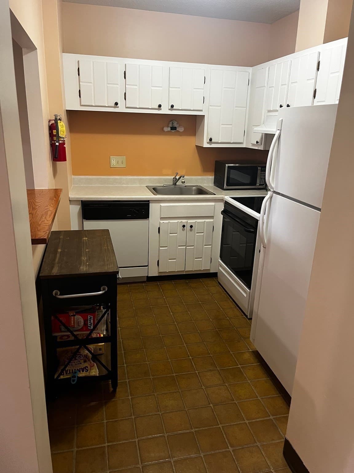 Condominium at 150 Rumford Avenue # 418, Mansfield MA 02048, photo 11 of 30