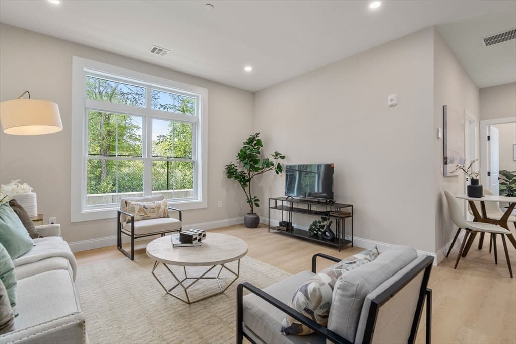 7 Cross St # 306, Wilmington MA 01887 photo 4