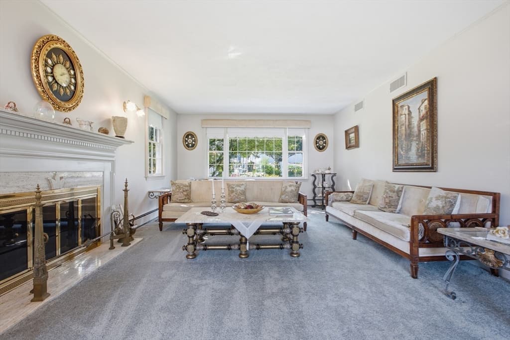 Single Family Residence at 2 Russell Road, Lynnfield MA 01940, Lynnfield, photo 8 of 42