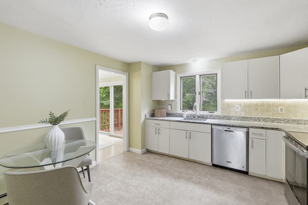 51 Hosmer St, Acton MA 01720 photo 10