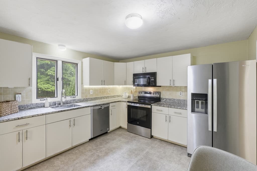 51 Hosmer St, Acton MA 01720 photo 8