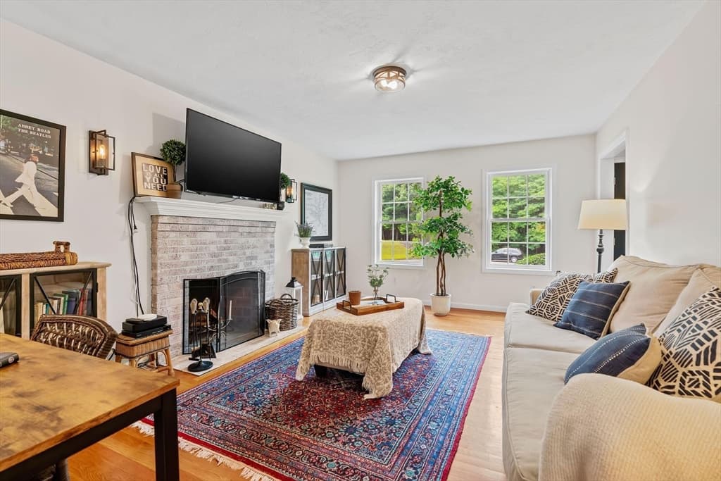 2 Ture Ln, Holbrook MA 02343 photo 4