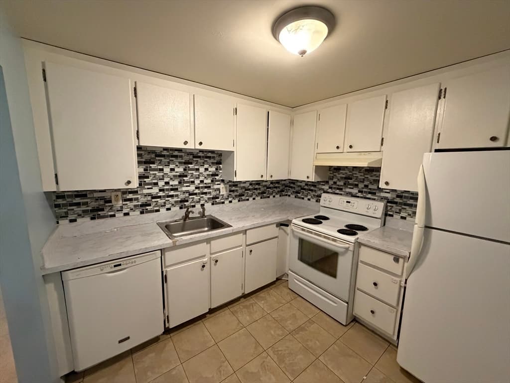 1321 Worcester Road # 303, Framingham MA 01701 photo 7