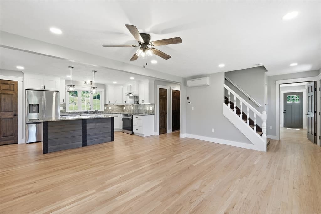 2 Meeting House Ln, Wilbraham MA 01095 photo 5