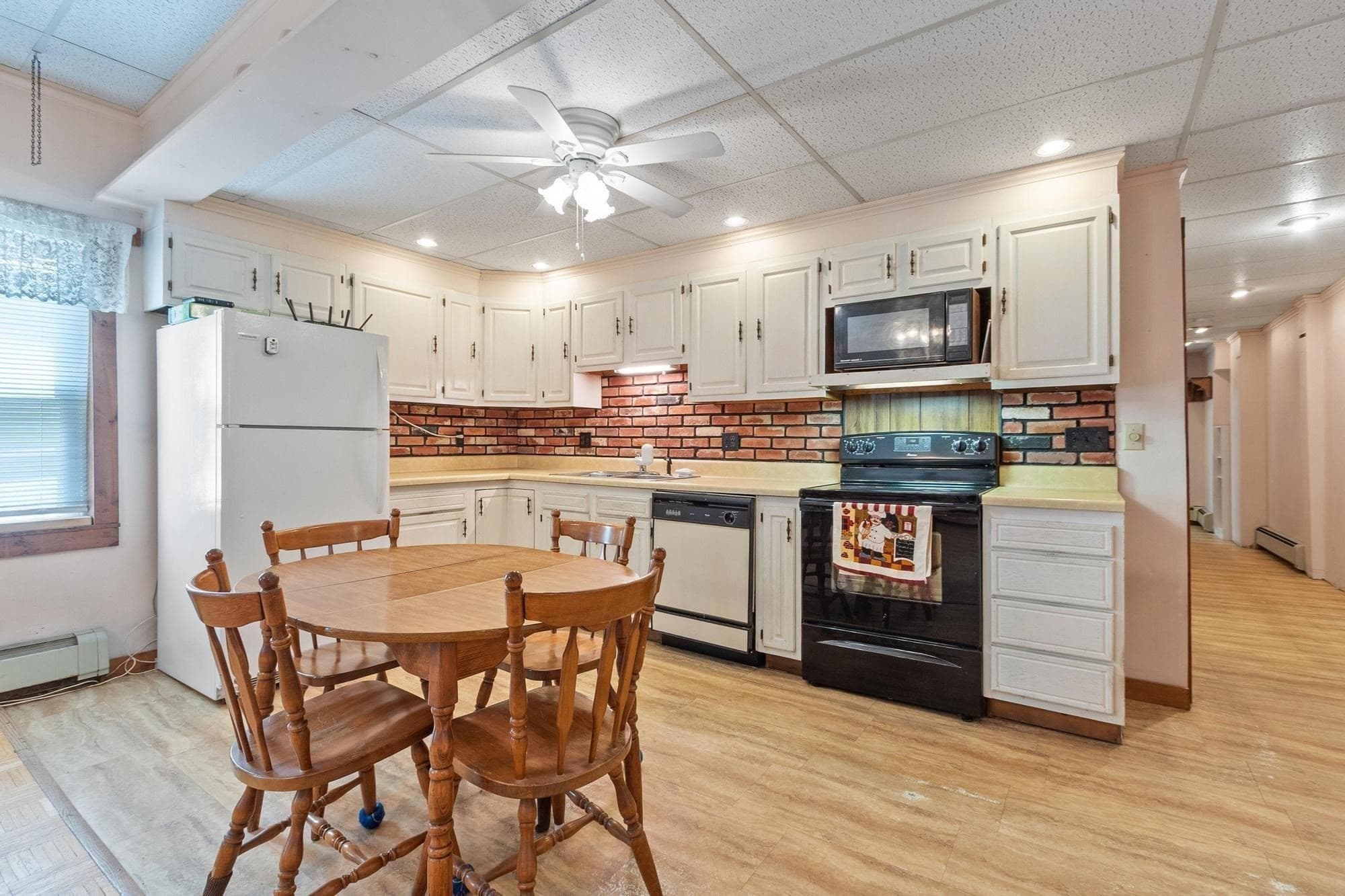 5-9 Family at 50 Exchange St, Athol MA 01331, photo 3 of 42