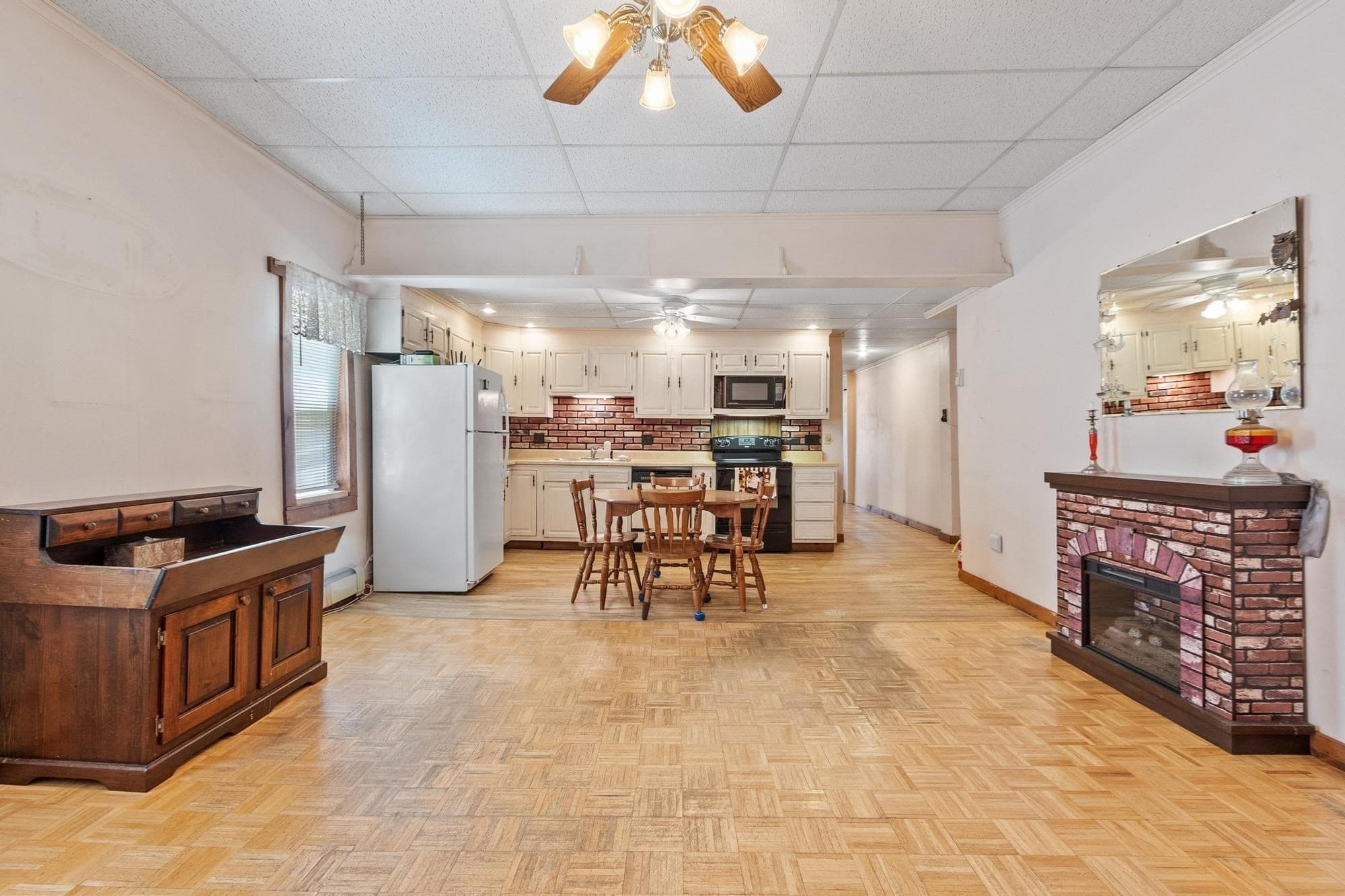5-9 Family at 50 Exchange St, Athol MA 01331, photo 4 of 42